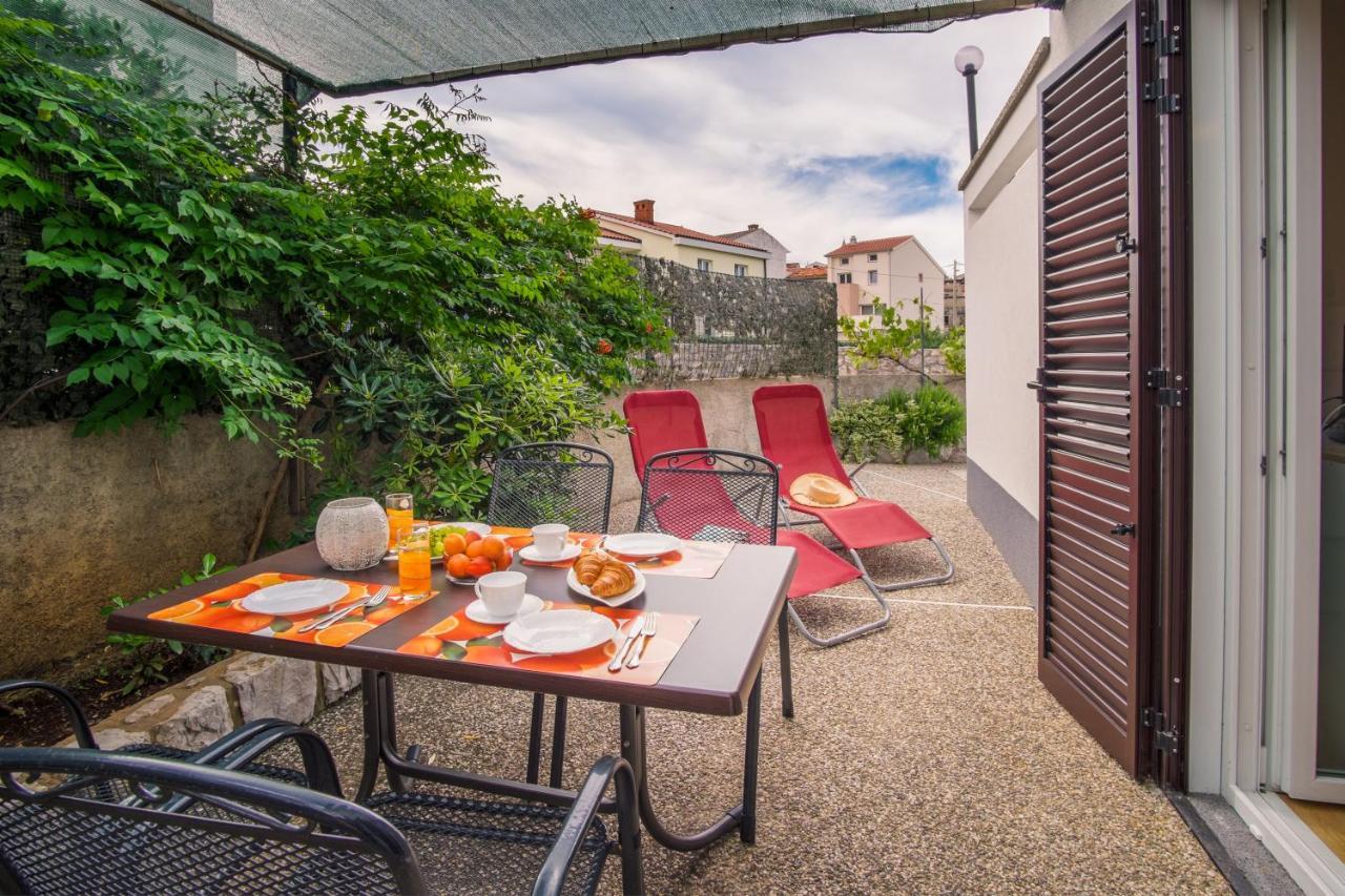 Apartments Stasic Vrbnik Room photo